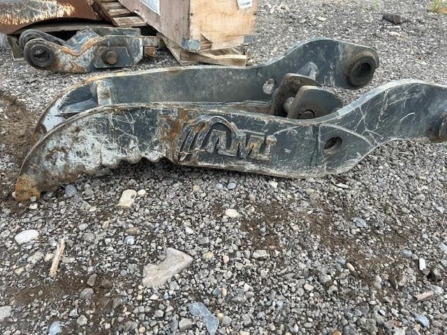Used 60 SERIES - THUMB For Sale | Headwater Equipment